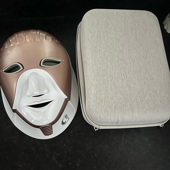 LED Light Therapy Mask Red Light - Picture 4 of 4